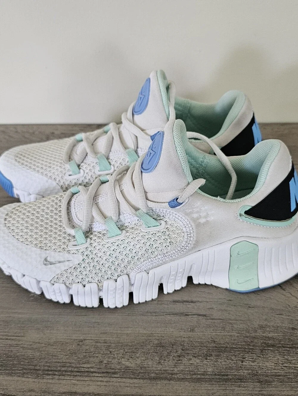 Nike Women’s Free Metcon 4 'White Mint Foam' Size 5.5
